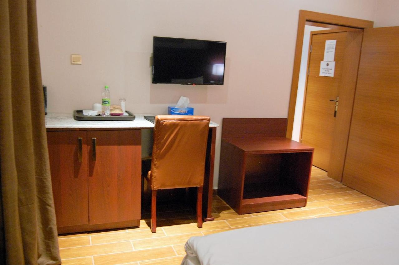 Готель R & K Guest Palace Кано Екстер'єр фото