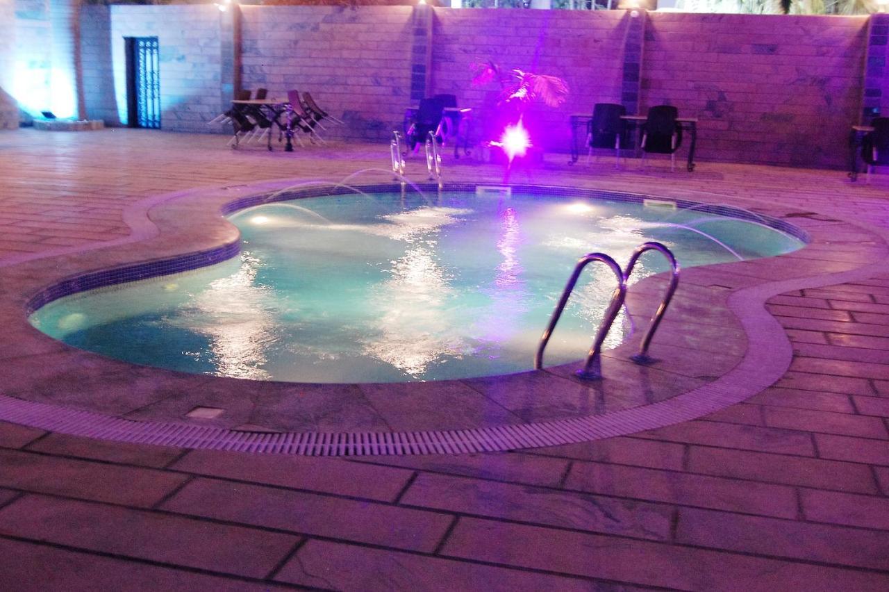 Готель R & K Guest Palace Кано Екстер'єр фото