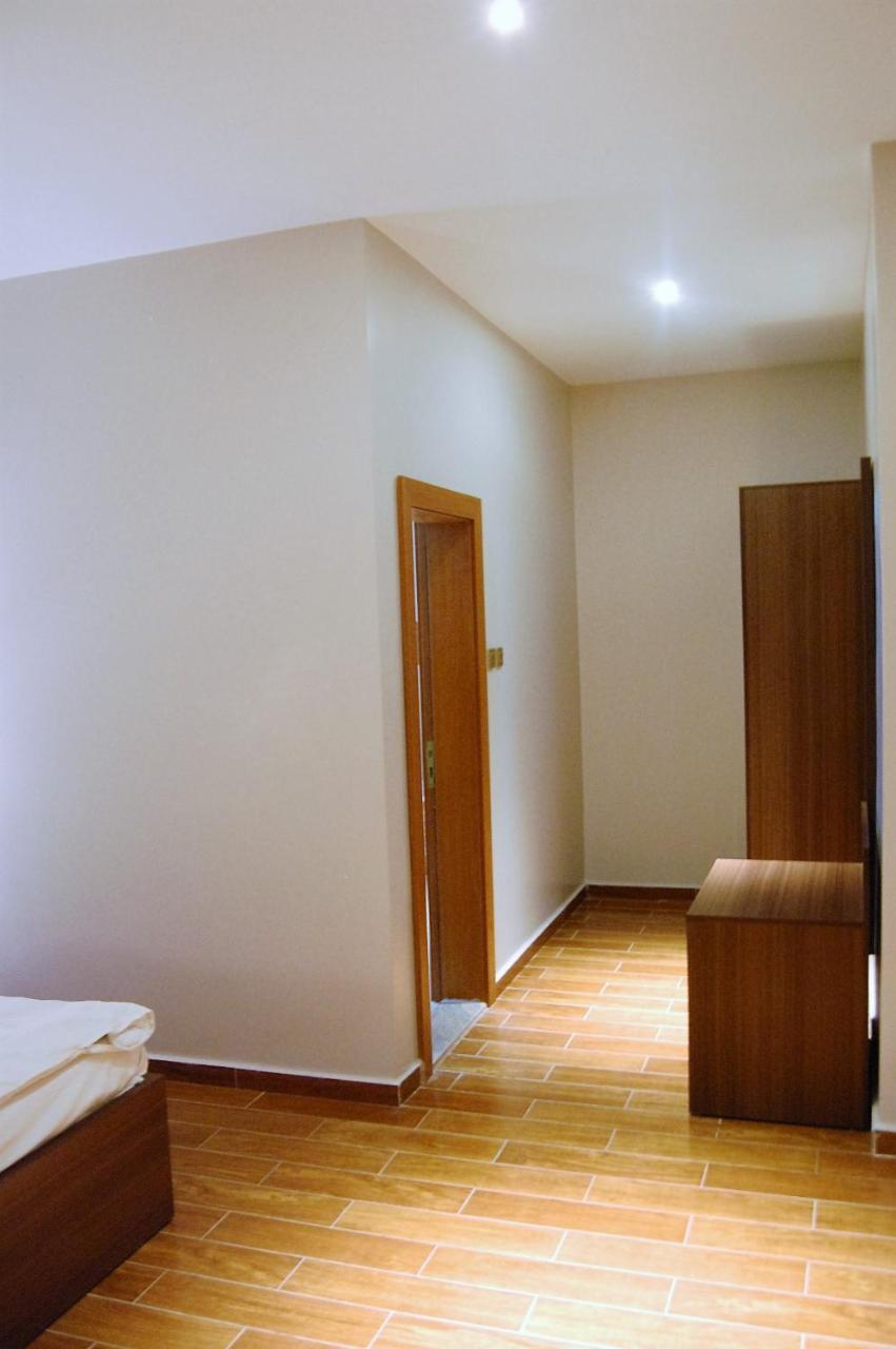 Готель R & K Guest Palace Кано Екстер'єр фото